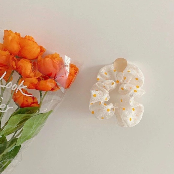 💕LAST ONE Daisy floral Embroidery  hair tie - Picture 6 of 8
